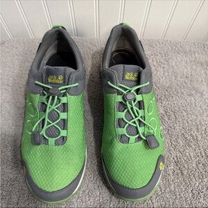 Jack Wolfskin Men’s Green and Gray Athletic Trail Shoes
